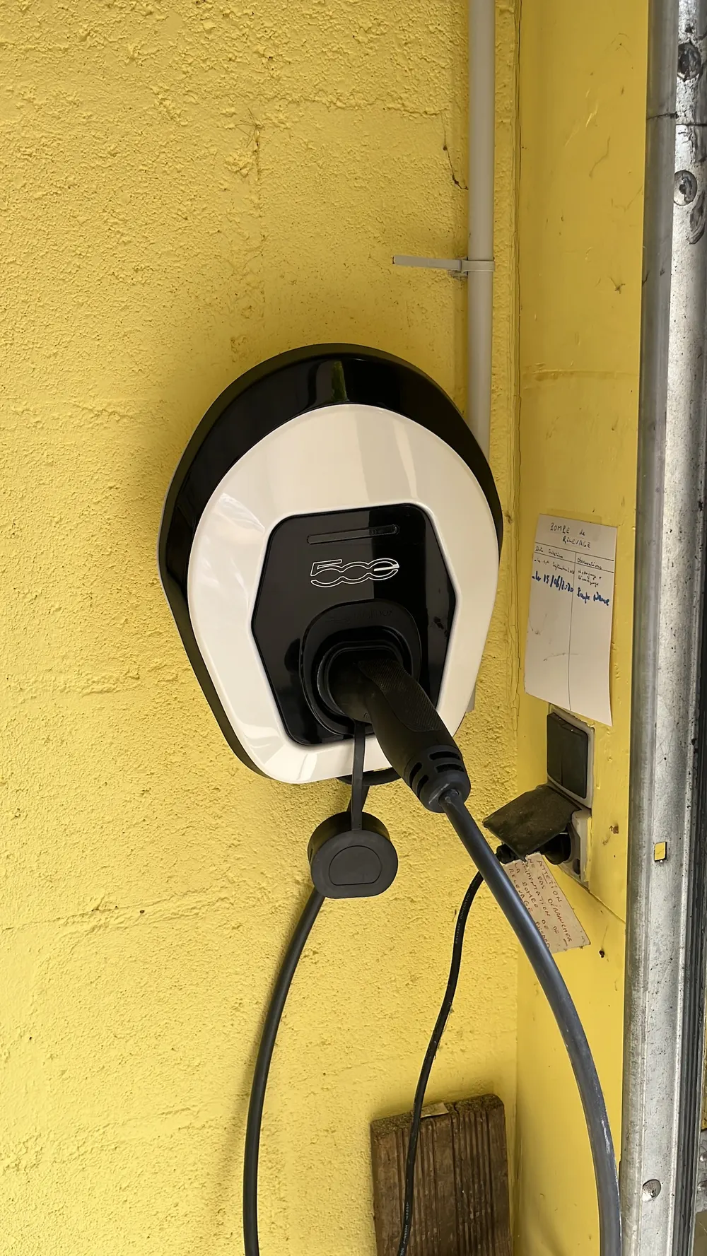 Raccordement d'une borne de recharge sur un tableau divisionnaire en parking collectif